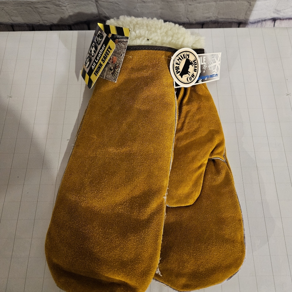 Tan Mittens